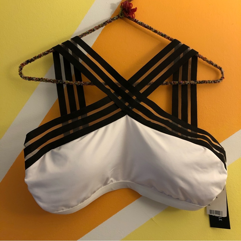 ☀️NWT☀️ Kenneth Cole NY Bra